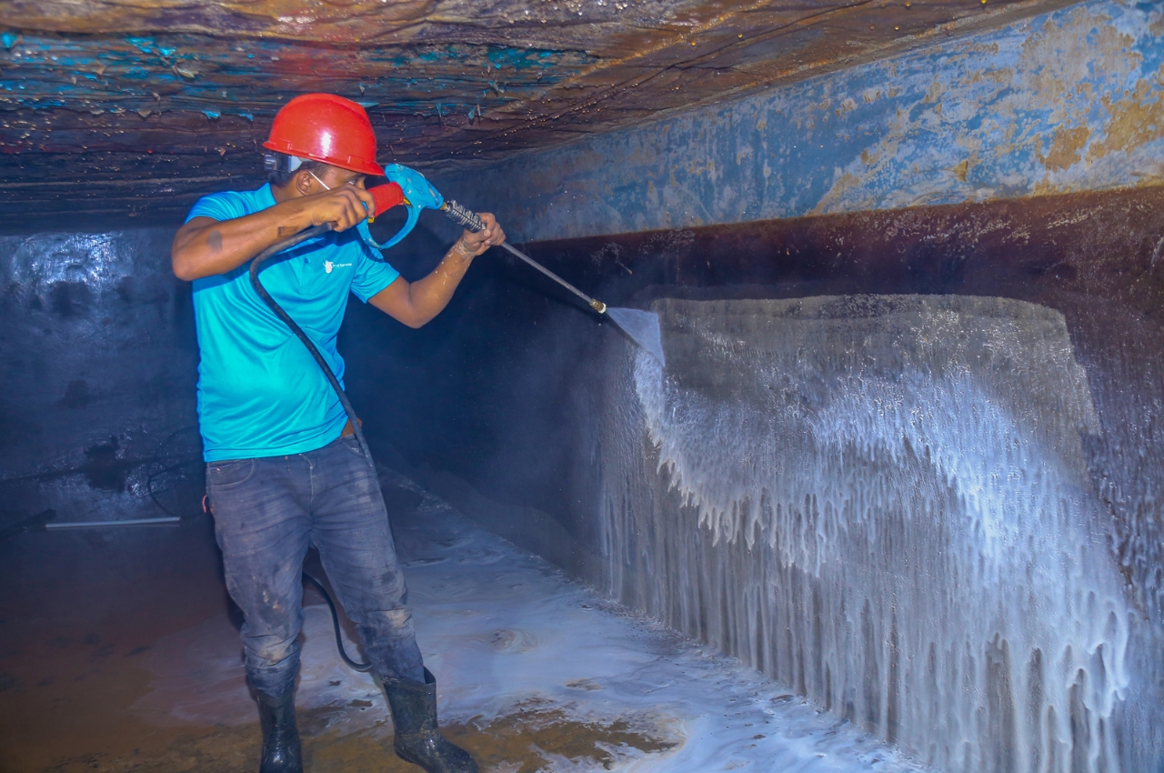 water tank cleaning service in Bangladesh